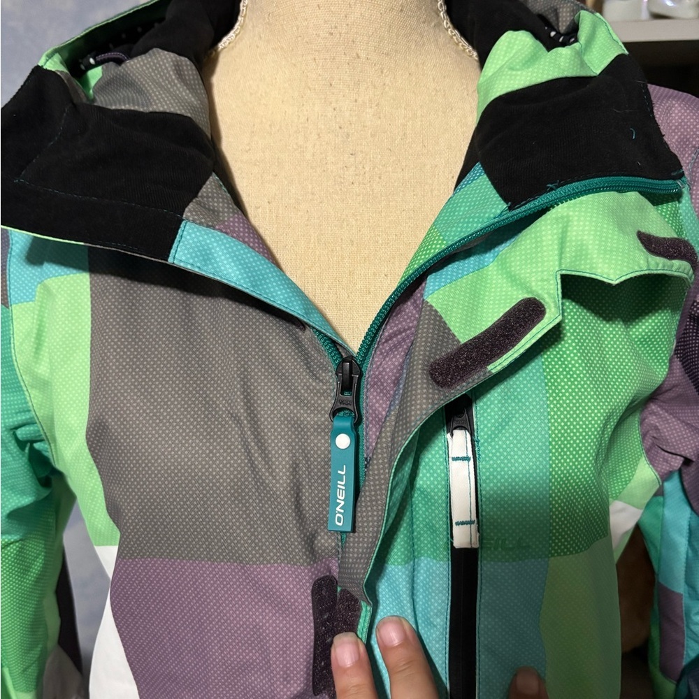 SOLD O'Neill Women's Blue and Green Plaid Ski Jacket - Picture 6 of 16